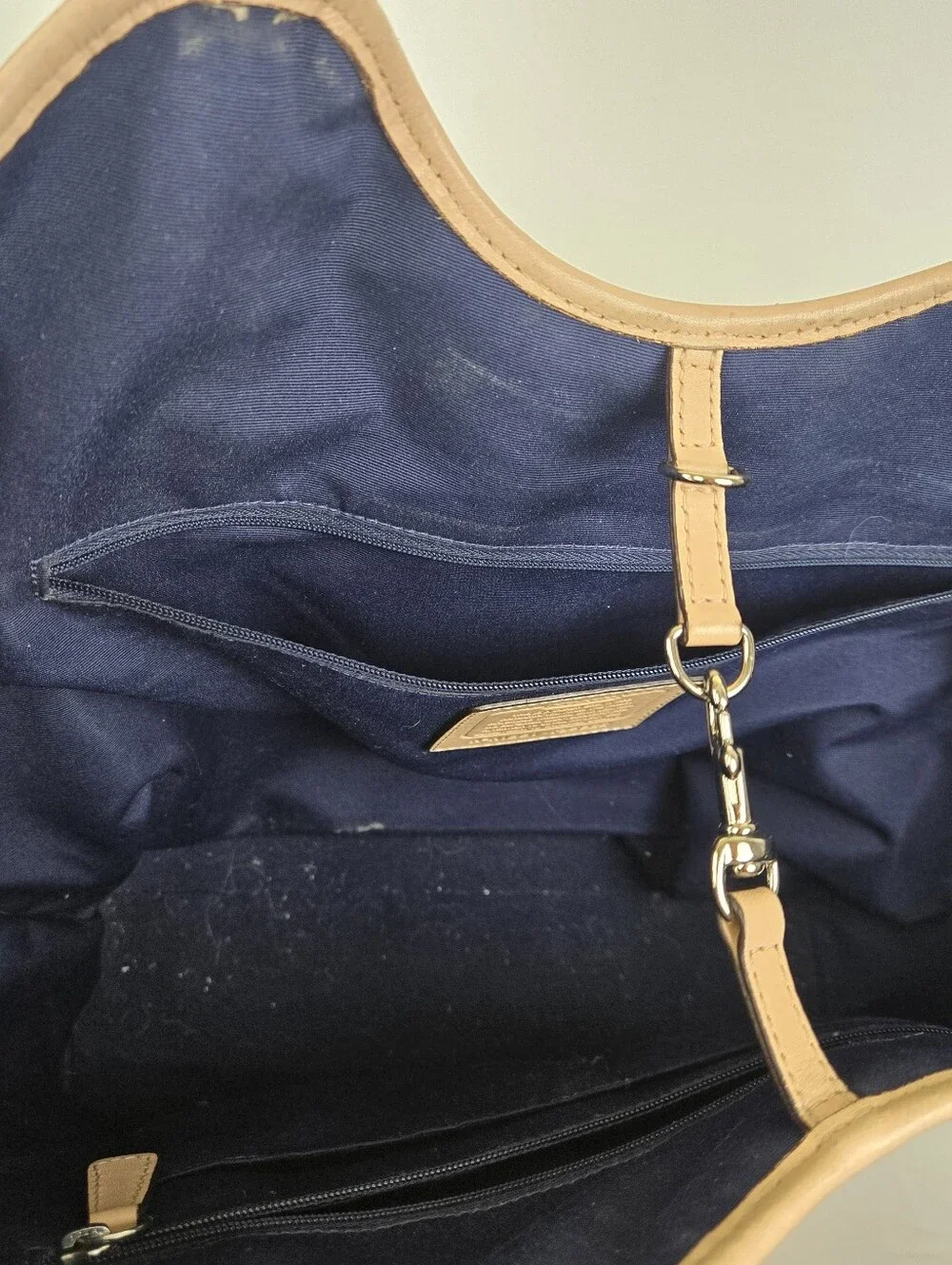 Coach Peyton Dream Signature Tote Bag Leather Navy. Damaged. Flaws!!!‎
